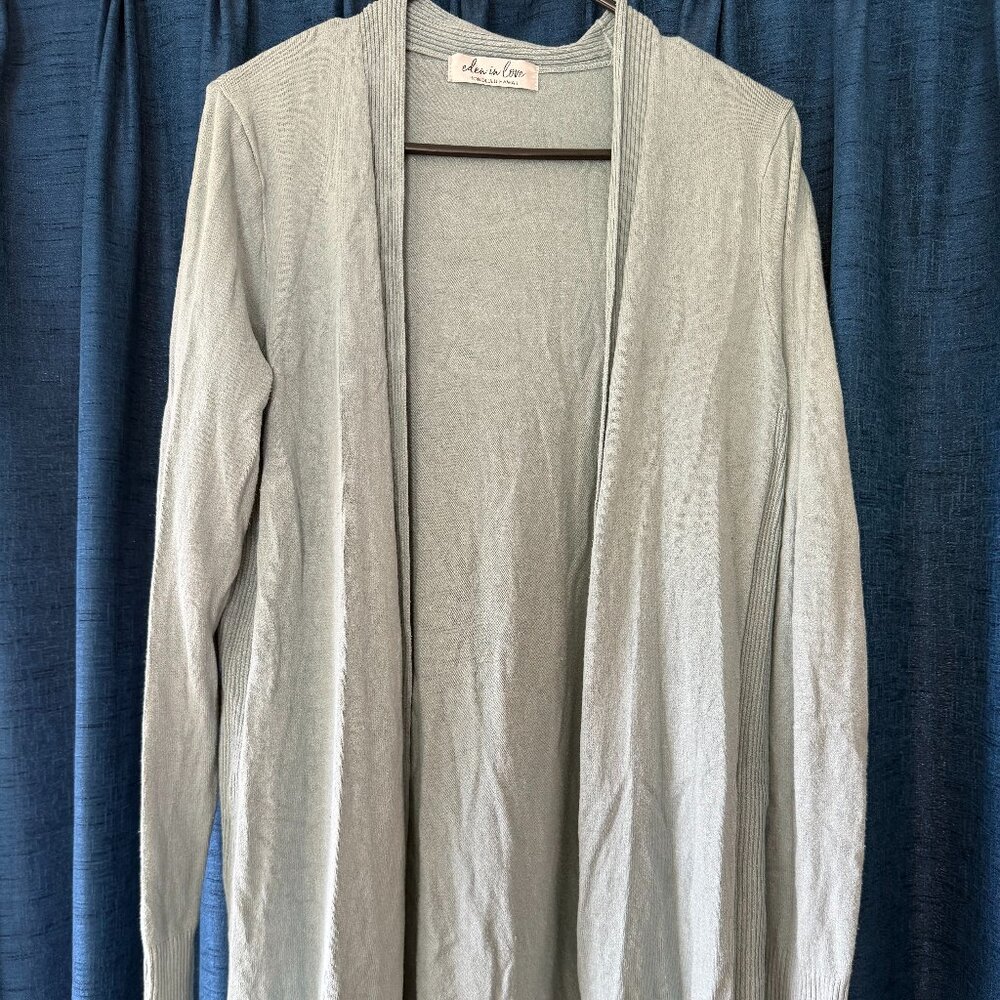 Eden in Love Hawaii Light Green Long Sweater Size Medium